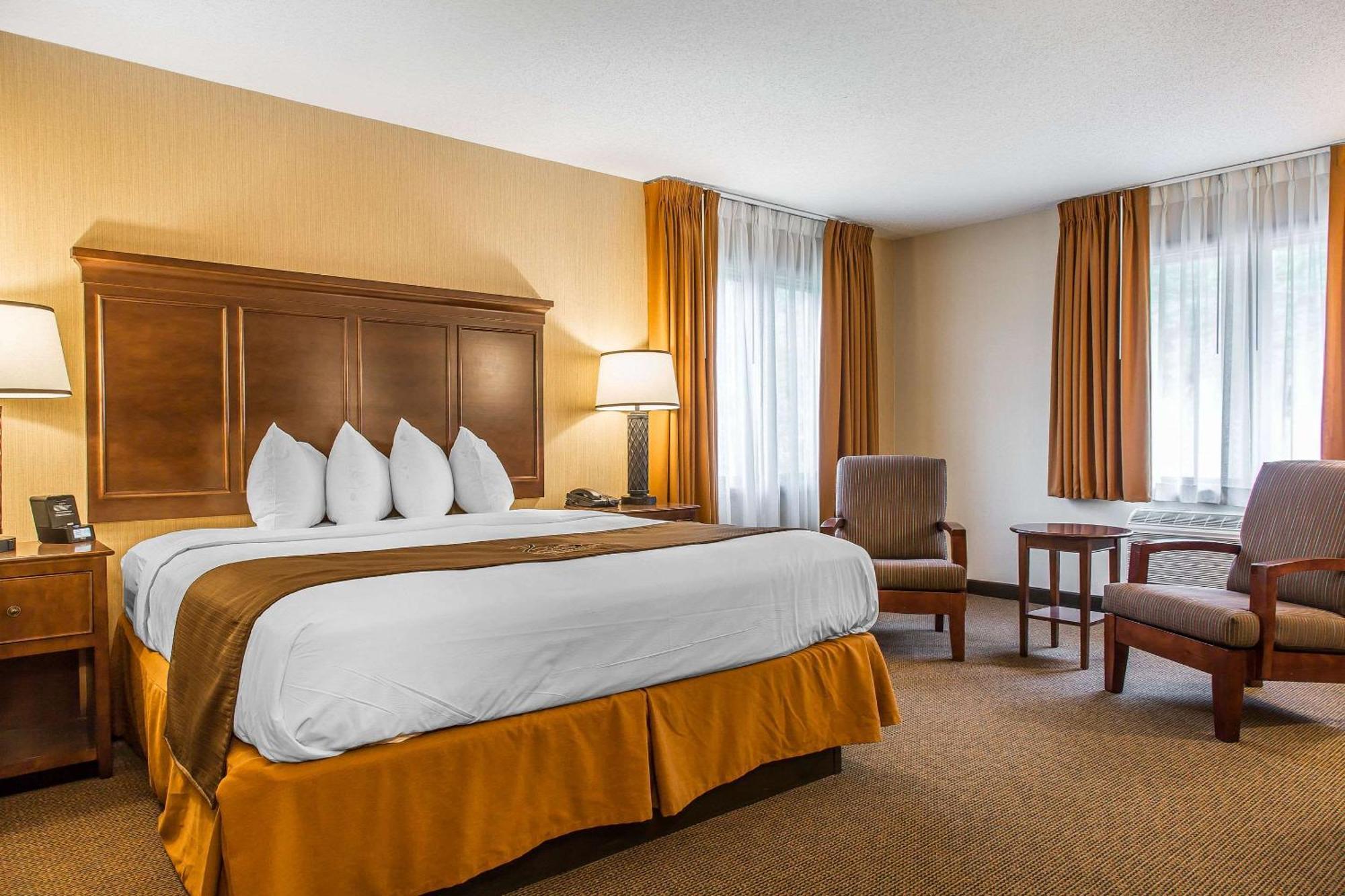 The Black Swan Lee - Lenox, Ascend Hotel Collection المظهر الخارجي الصورة