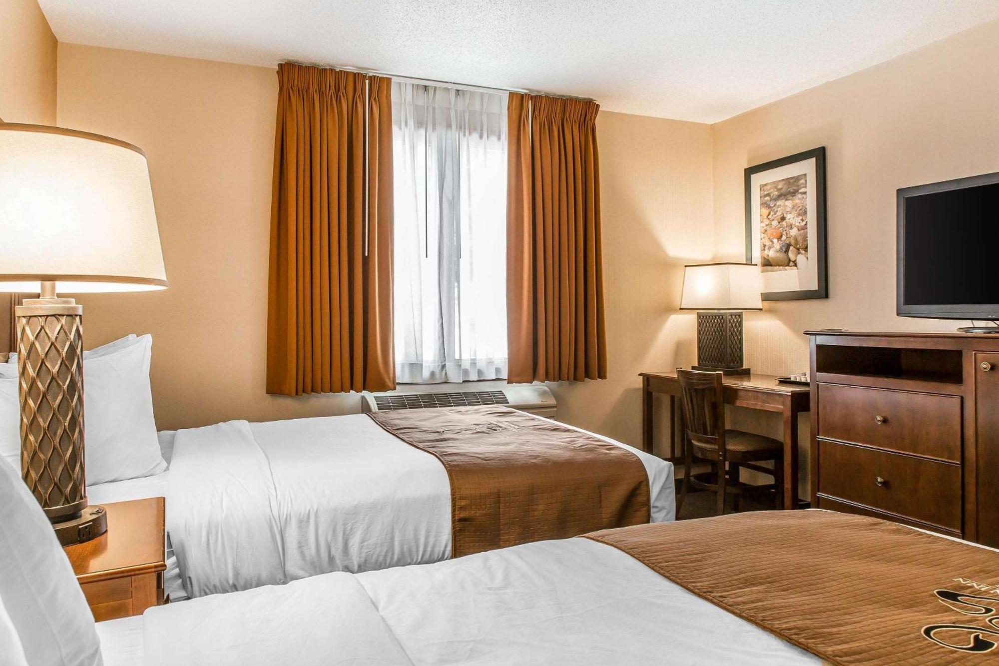 The Black Swan Lee - Lenox, Ascend Hotel Collection المظهر الخارجي الصورة