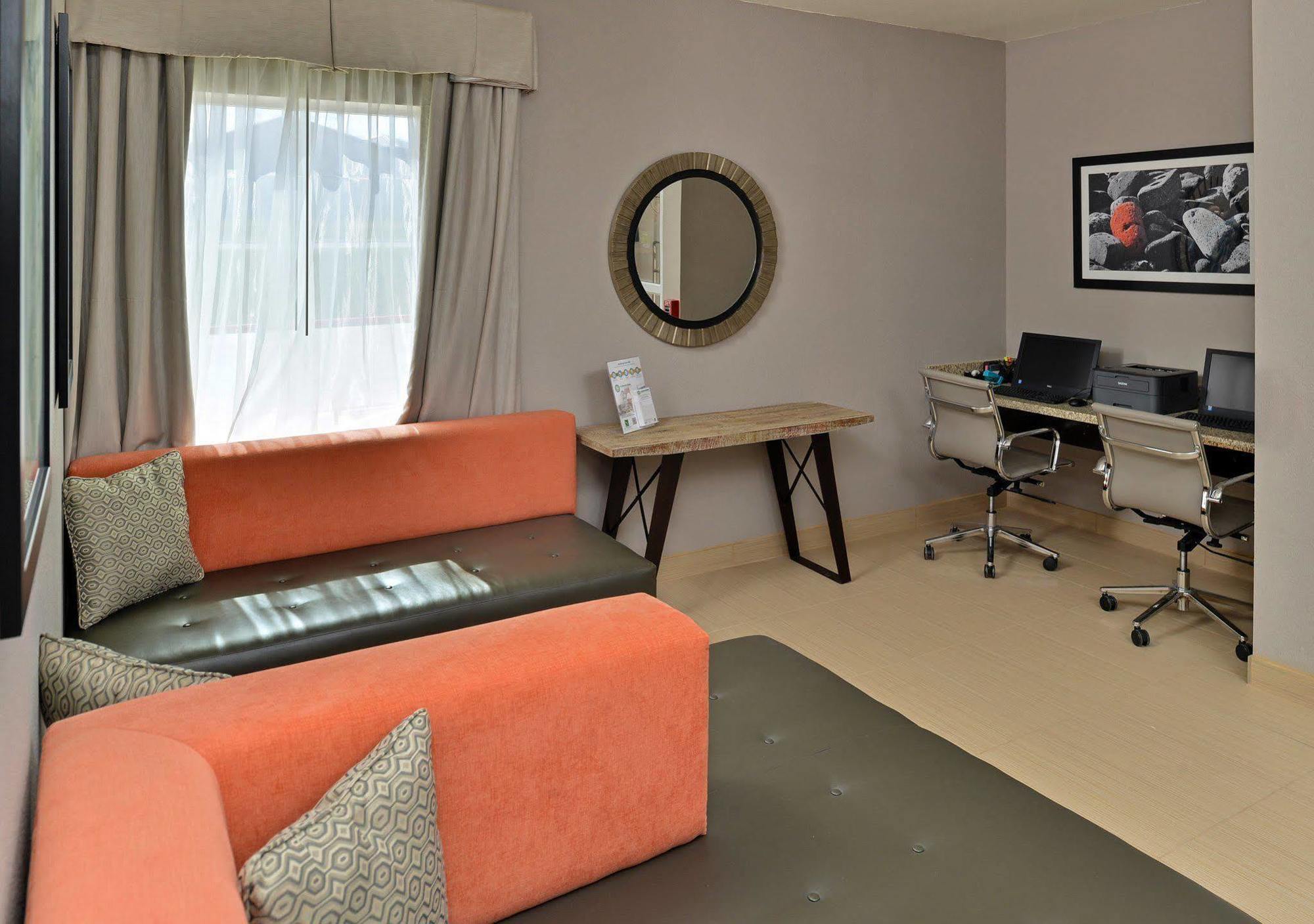 The Black Swan Lee - Lenox, Ascend Hotel Collection المظهر الخارجي الصورة